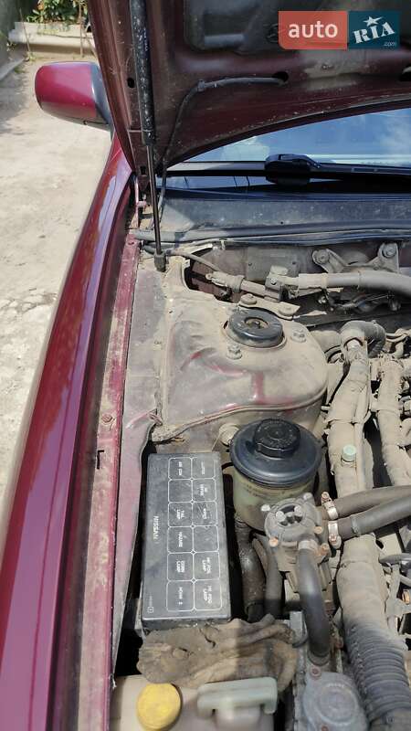 Седан Nissan Maxima 1996 в Одессе