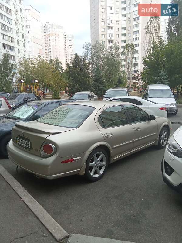 Седан Nissan Maxima 2002 в Киеве