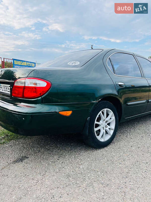 Седан Nissan Maxima 2002 в Ивановке