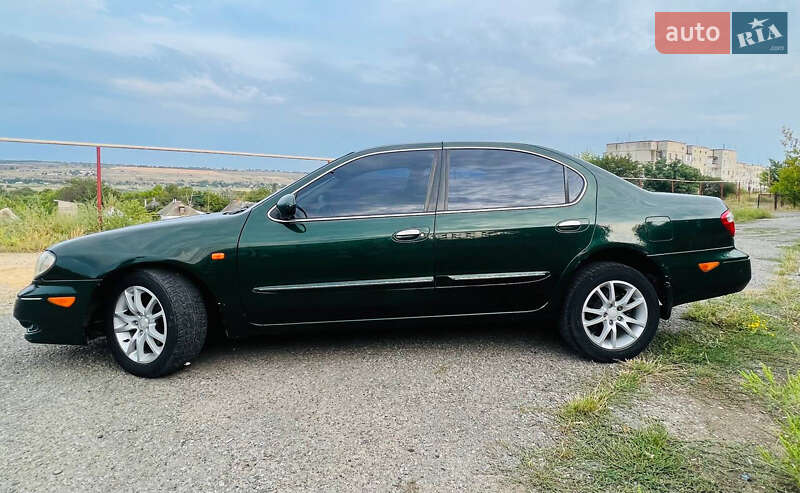 Седан Nissan Maxima 2002 в Ивановке