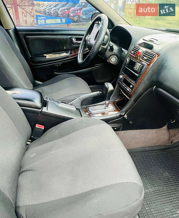 Седан Nissan Maxima 2002 в Ивановке