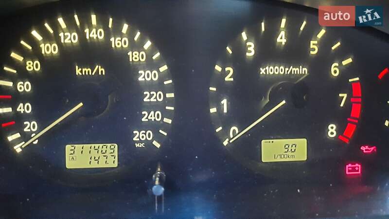 Седан Nissan Maxima 2001 в Одессе