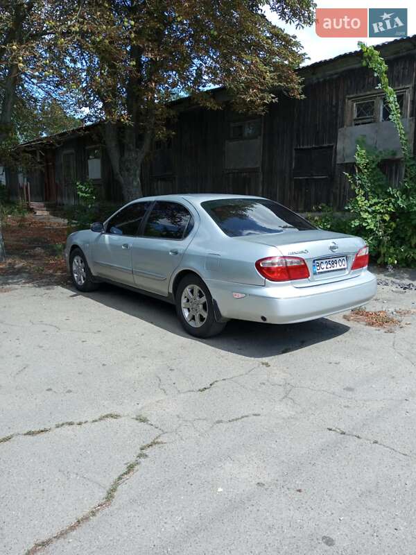 Седан Nissan Maxima 2003 в Первомайську