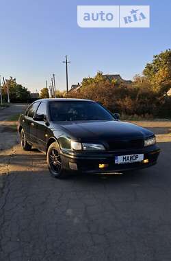 Седан Nissan Maxima 1997 в Первомайске