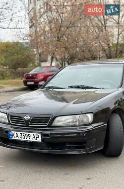 Седан Nissan Maxima 1995 в Києві