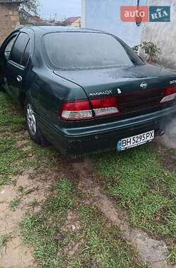 Седан Nissan Maxima 1998 в Беляевке