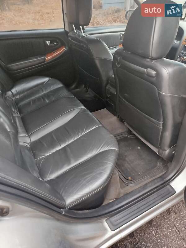 Седан Nissan Maxima 2002 в Киеве