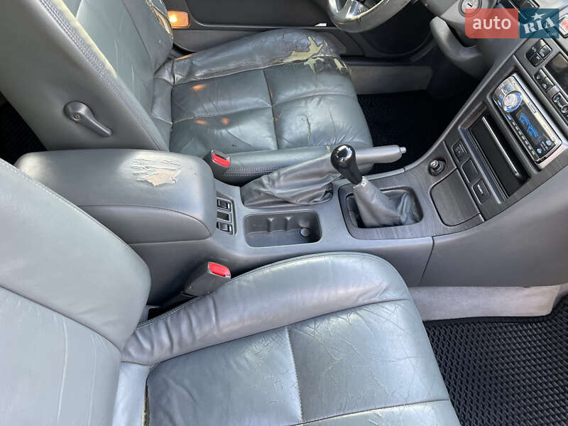 Седан Nissan Maxima 1998 в Днепре