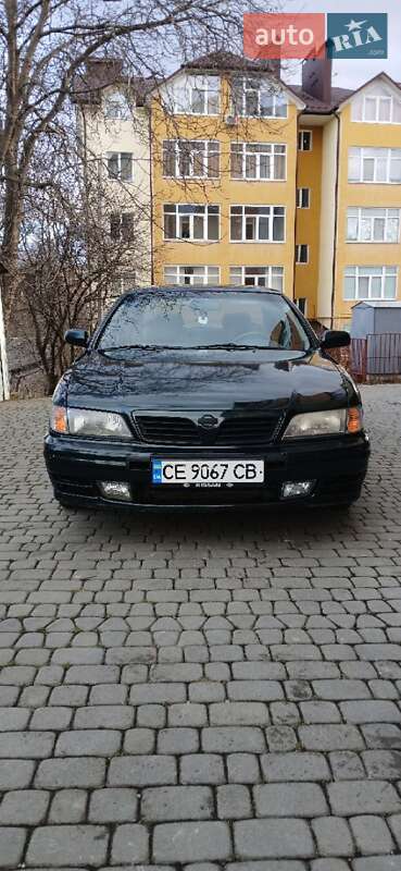 Седан Nissan Maxima 1996 в Черновцах