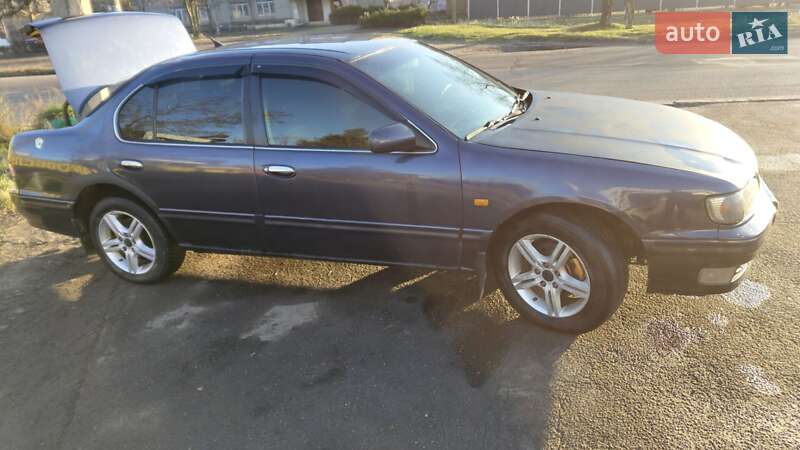 Седан Nissan Maxima 1997 в Николаеве