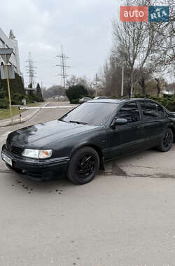 Седан Nissan Maxima 1996 в Запорожье