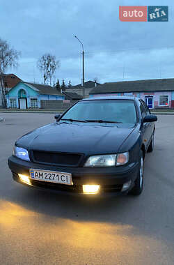 Седан Nissan Maxima 1996 в Овруче