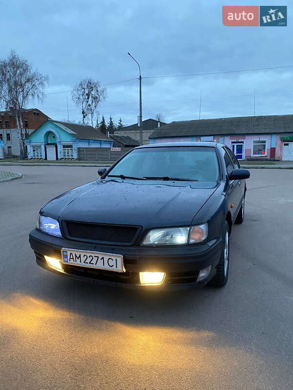 Седан Nissan Maxima 1996 в 