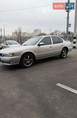 Седан Nissan Maxima 1995 в Харькове