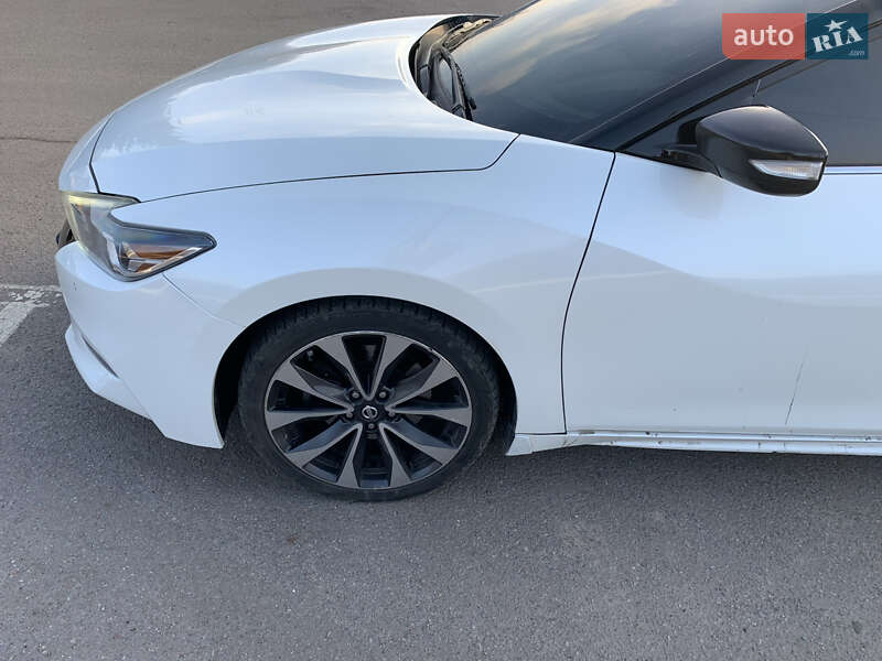 Седан Nissan Maxima 2015 в Полтаве