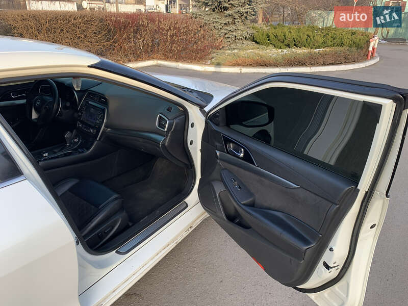 Седан Nissan Maxima 2015 в Полтаве