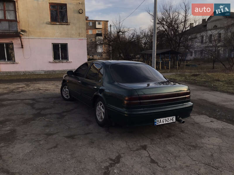 Седан Nissan Maxima 1998 в Гайвороні