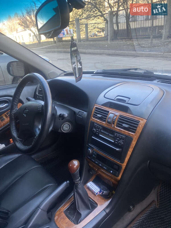 Седан Nissan Maxima 2002 в Желтых Водах