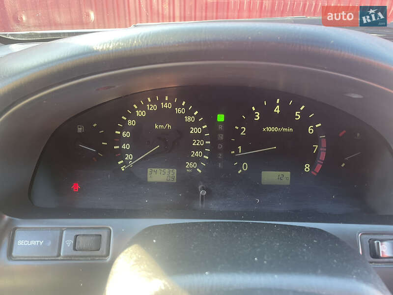 Седан Nissan Maxima 2001 в Бродах