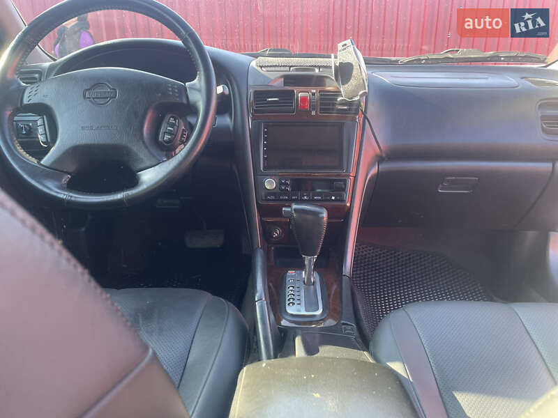 Седан Nissan Maxima 2001 в Бродах