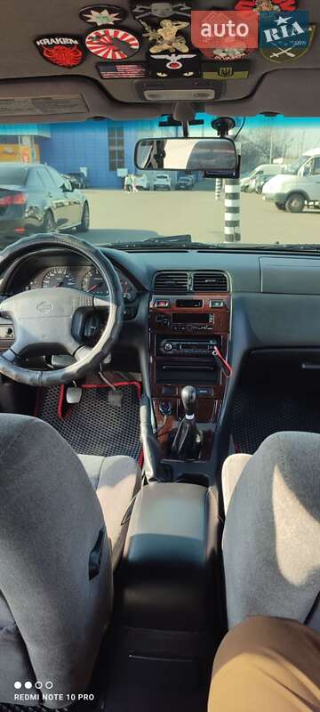 Седан Nissan Maxima 1999 в Днепре