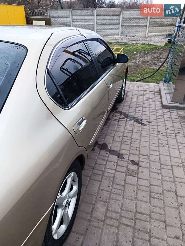 Седан Nissan Maxima 2002 в Днепре