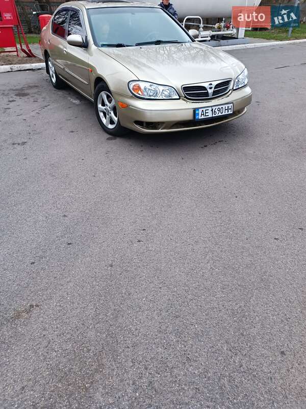 Седан Nissan Maxima 2002 в Днепре