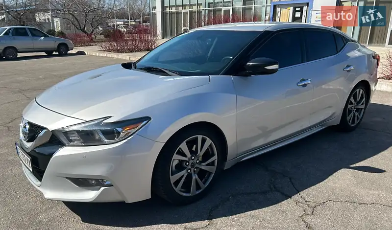 Nissan Maxima