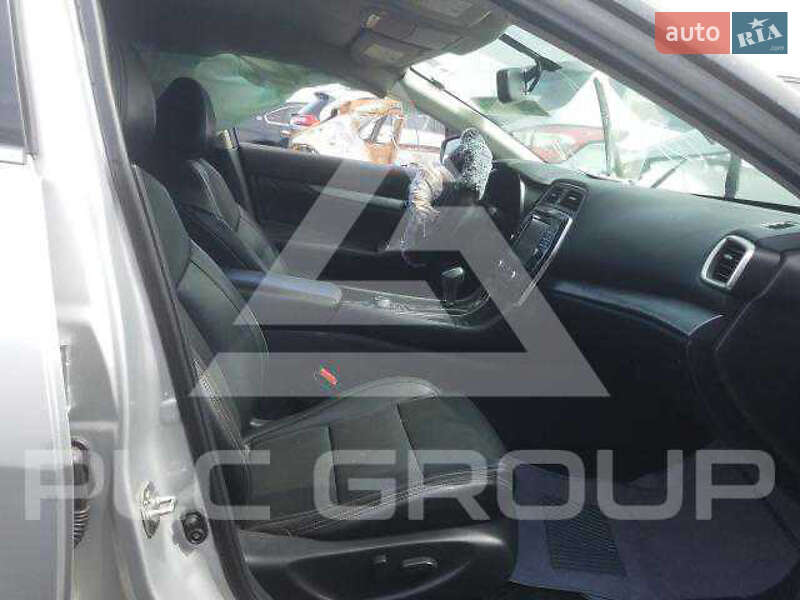 Седан Nissan Maxima 2017 в Кам'янському