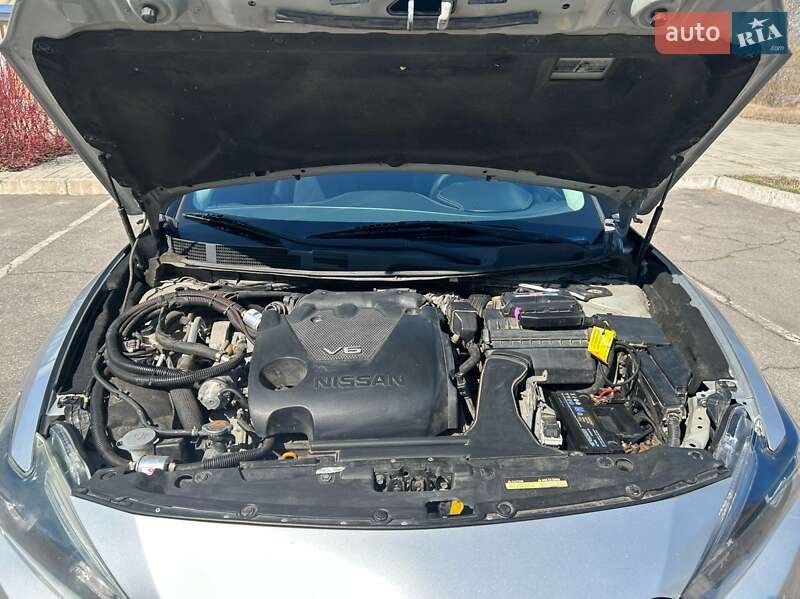 Седан Nissan Maxima 2017 в Кам'янському