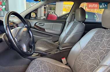 Седан Nissan Maxima 2001 в 