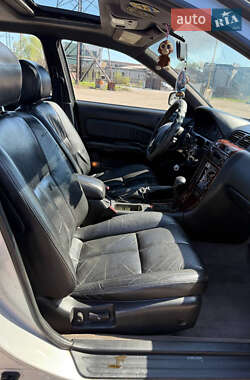 Седан Nissan Maxima 2000 в 