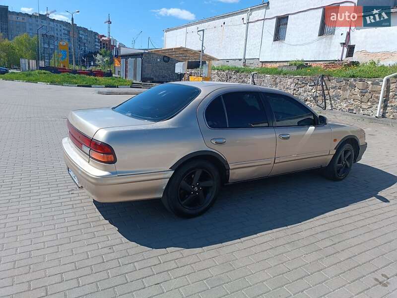 Седан Nissan Maxima 1995 в Ровно фото 3 Седан Nissan Maxima 1995 в Ровно