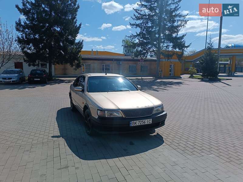 Nissan Maxima 1995 Nissan Maxima 1995