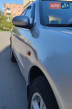 Седан Nissan Maxima 2004 в 
