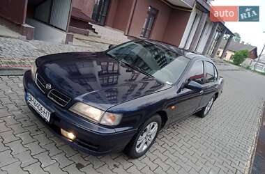 Седан Nissan Maxima 2000 в Надвірній