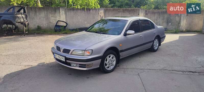 Седан Nissan Maxima 1995 в 