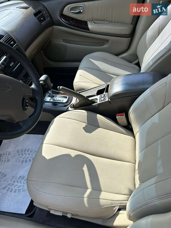 Седан Nissan Maxima 2000 в Запорожье