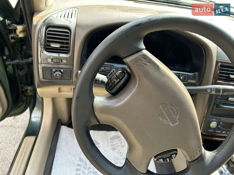 Седан Nissan Maxima 2000 в Запорожье