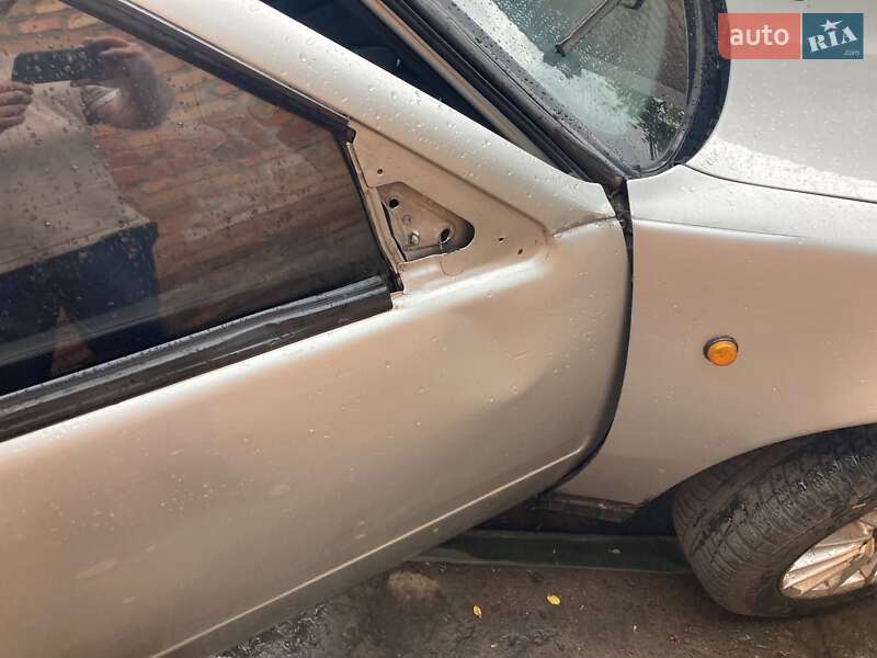 Седан Nissan Maxima 1992 в Кривом Роге