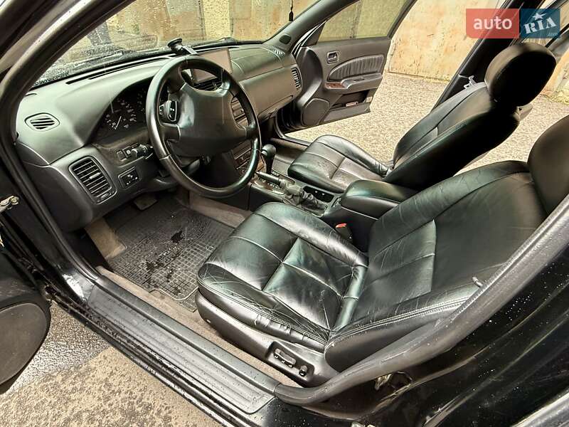 Седан Nissan Maxima 1996 в Одессе