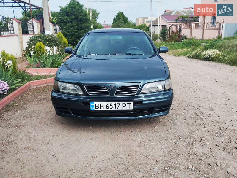 Седан Nissan Maxima 1996 в Одессе