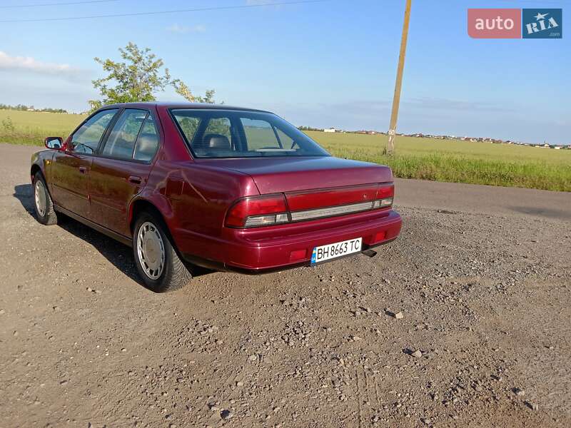 Седан Nissan Maxima 1993 в Чорноморську