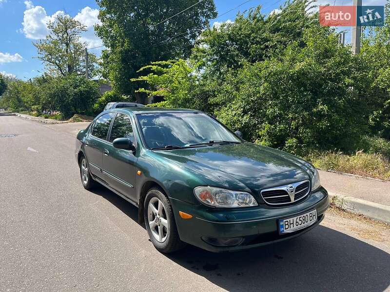 Седан Nissan Maxima 2000 в Одесі