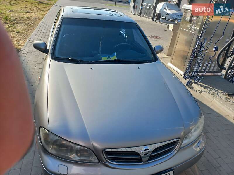 Седан Nissan Maxima 2002 в Миргороде