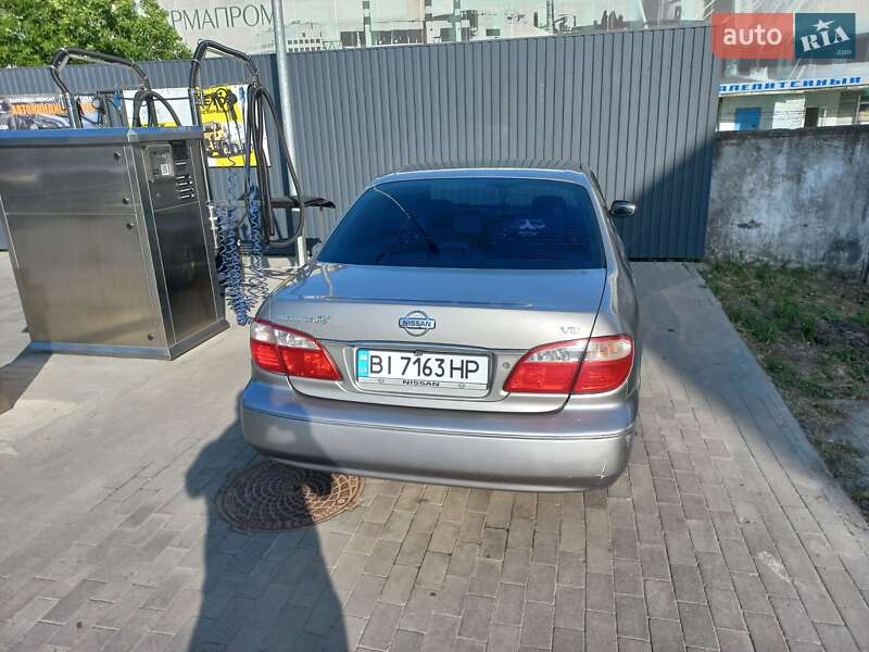 Седан Nissan Maxima 2002 в Миргороде