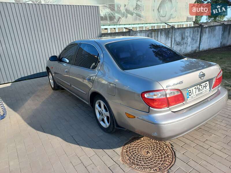 Седан Nissan Maxima 2002 в Миргороде