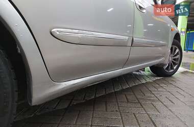 Седан Nissan Maxima 2002 в 