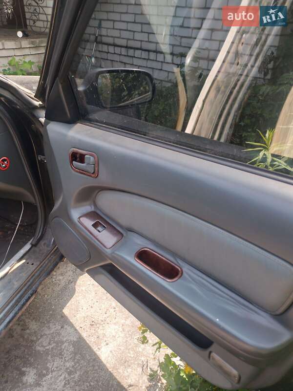 Седан Nissan Maxima 1997 в Харькове