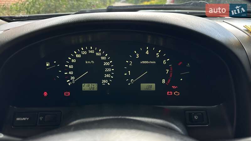 Седан Nissan Maxima 2003 в Дніпрі